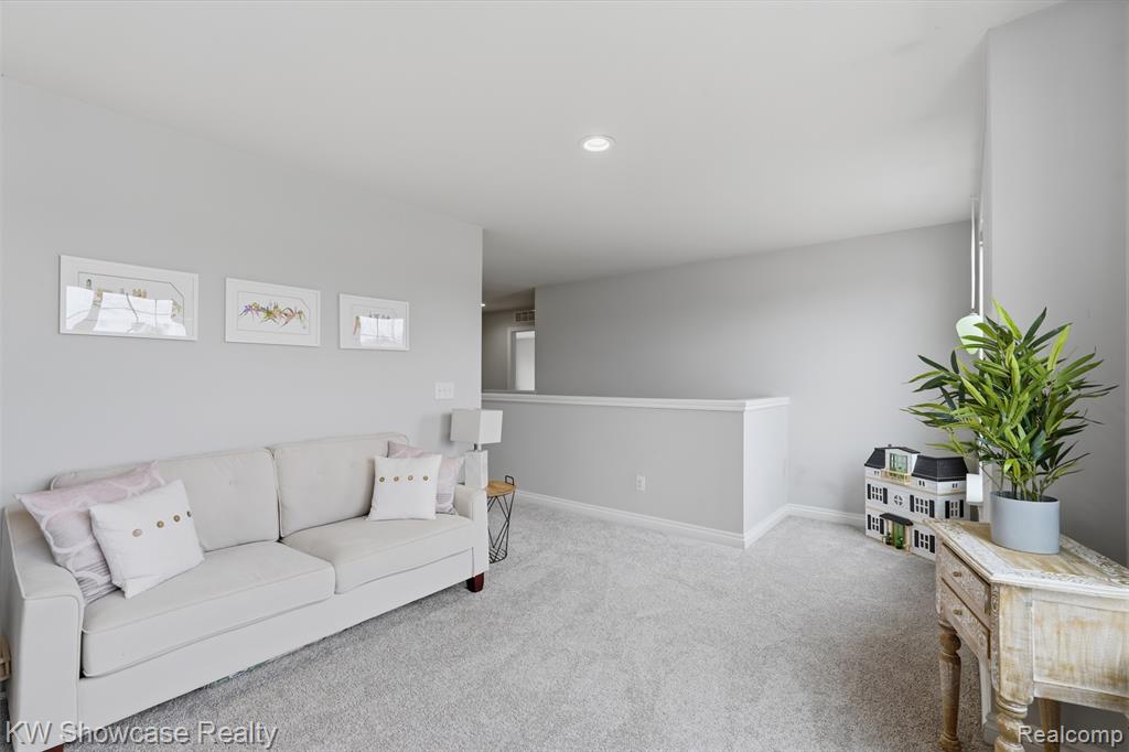 30253 MACINTOSH Lane, New Hudson, MI 48165 — Photo 35