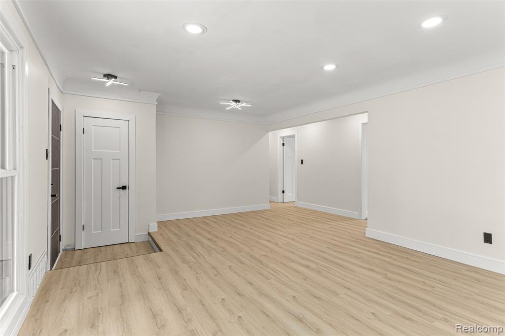 6981 Amboy Street, Dearborn Heights, MI 48127 — Photo 4