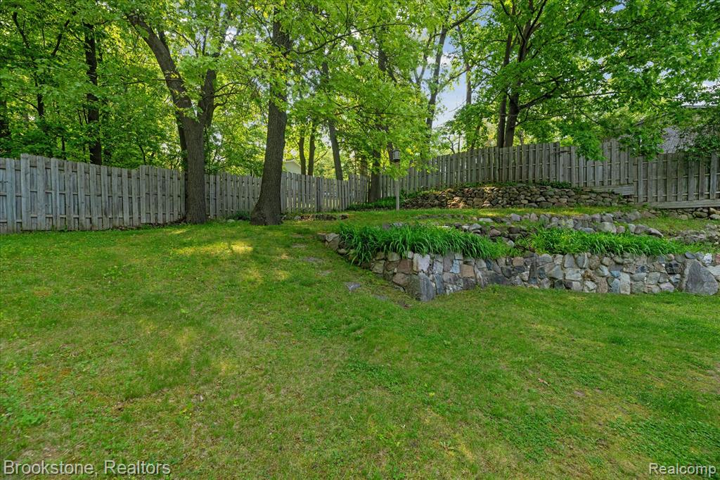 5007 Clearview Drive, Clarkston, MI 48348 — Photo 26