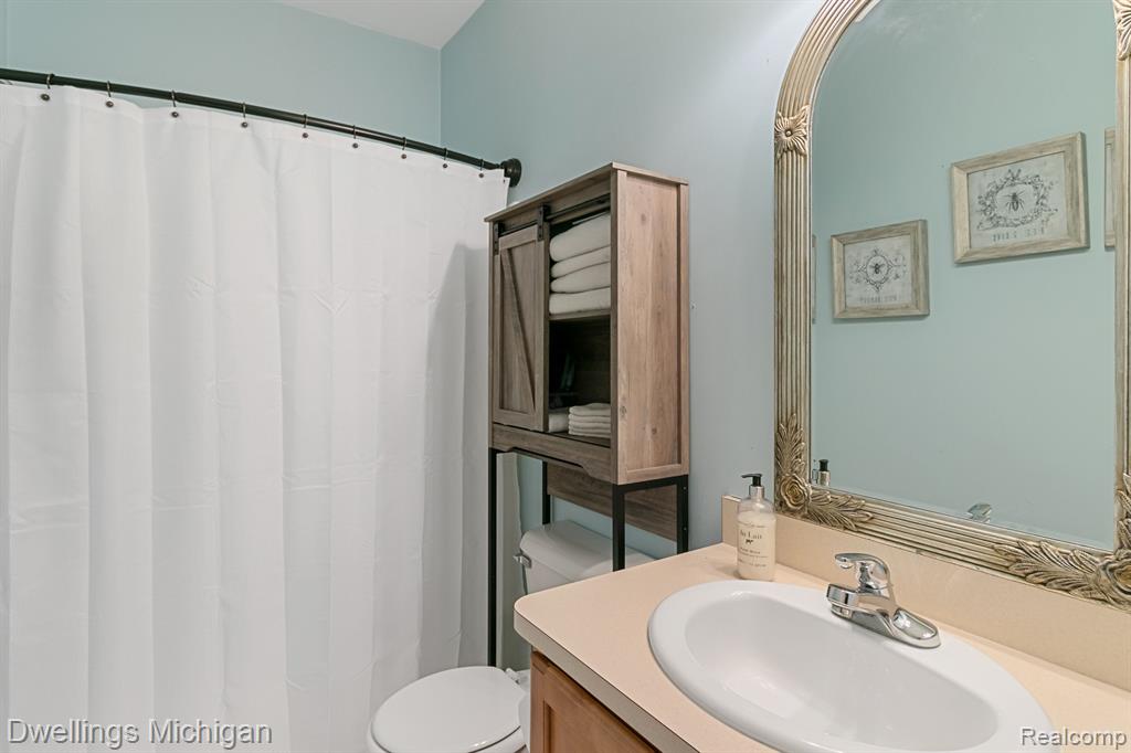 1105 FOUNTAIN VIEW Circle, South Lyon, MI 48178 — Photo 13
