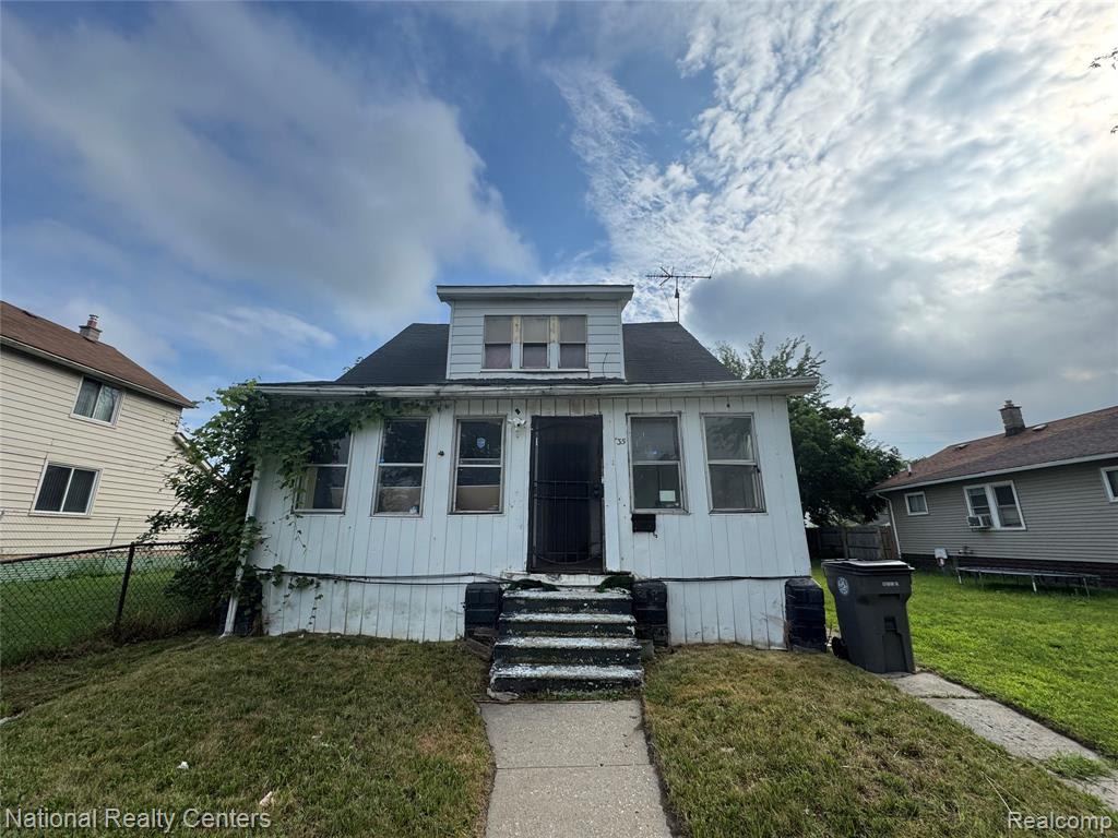 35 Bell Street, Ecorse, MI 48229 — front exterior
