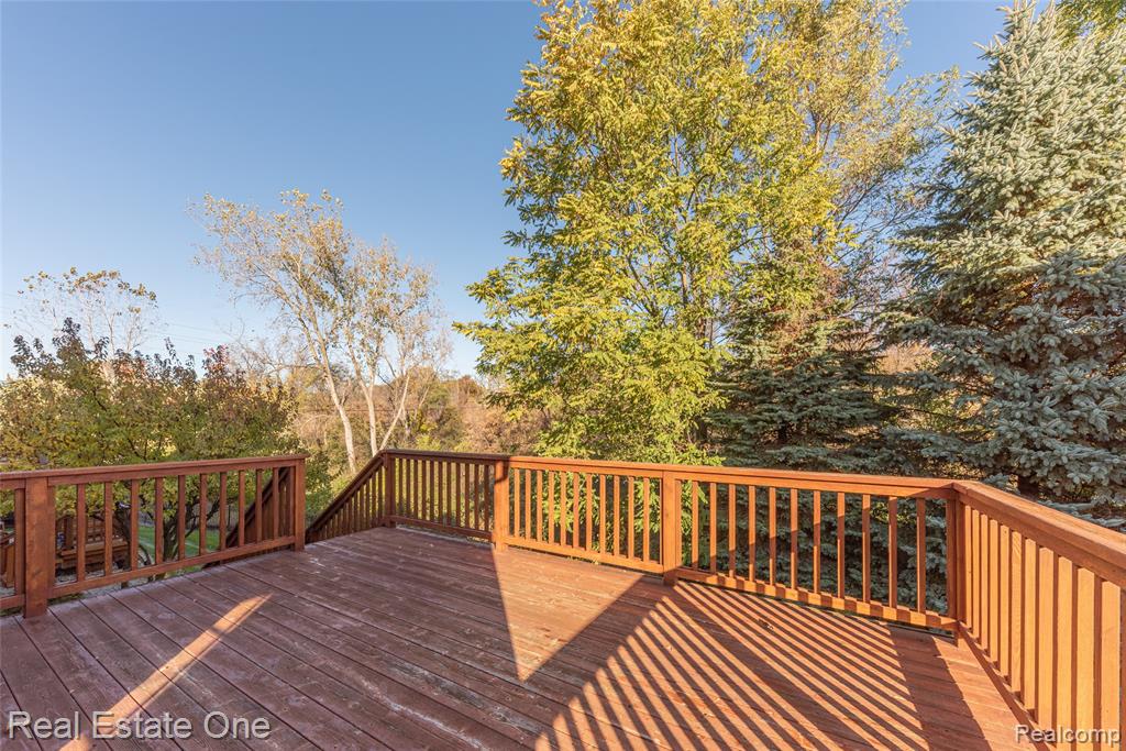 26610 Valhalla Drive, Farmington Hills, MI 48331 — Photo 9