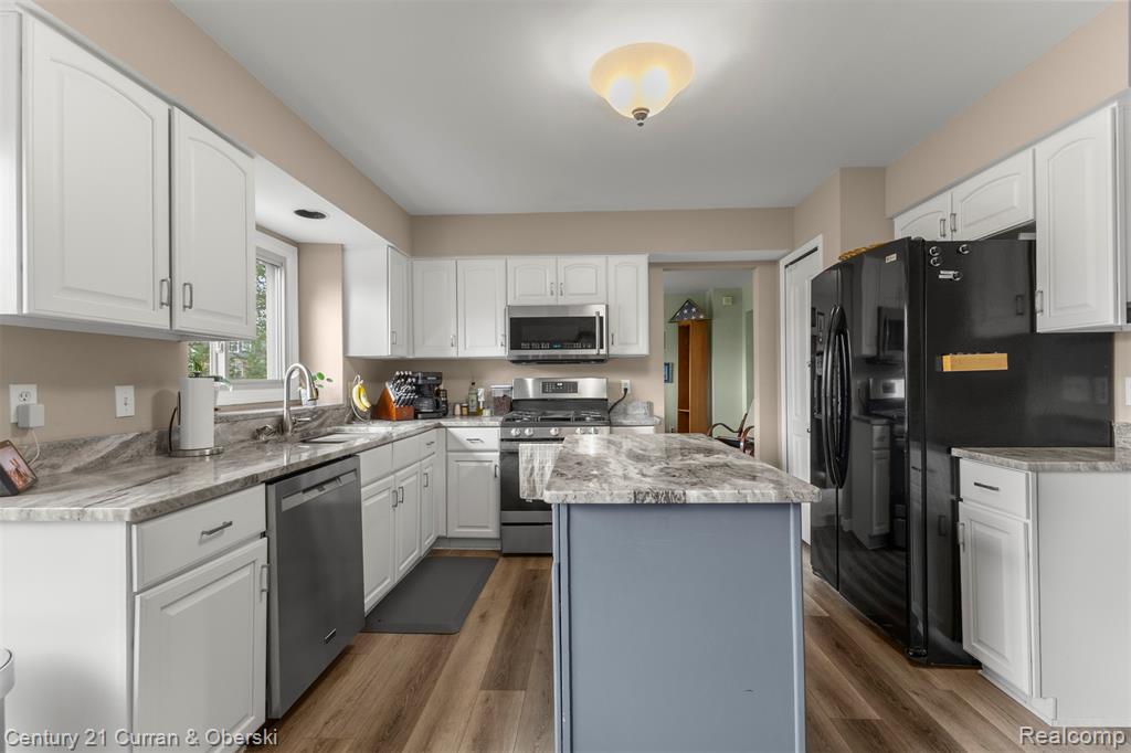 45924 Rockledge Drive, Plymouth, MI 48170 — Photo 29