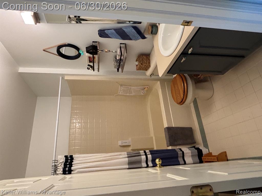 5517 Ashby Court, Waterford, MI 48327 — Photo 16