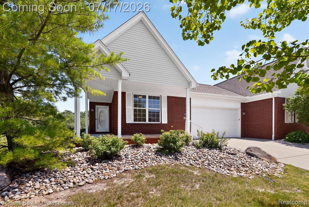 1398 Luxington Drive, Lapeer, MI 48446