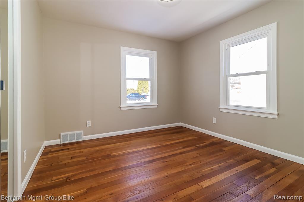 28461 Marquette Street, Garden City, MI — Photo 16