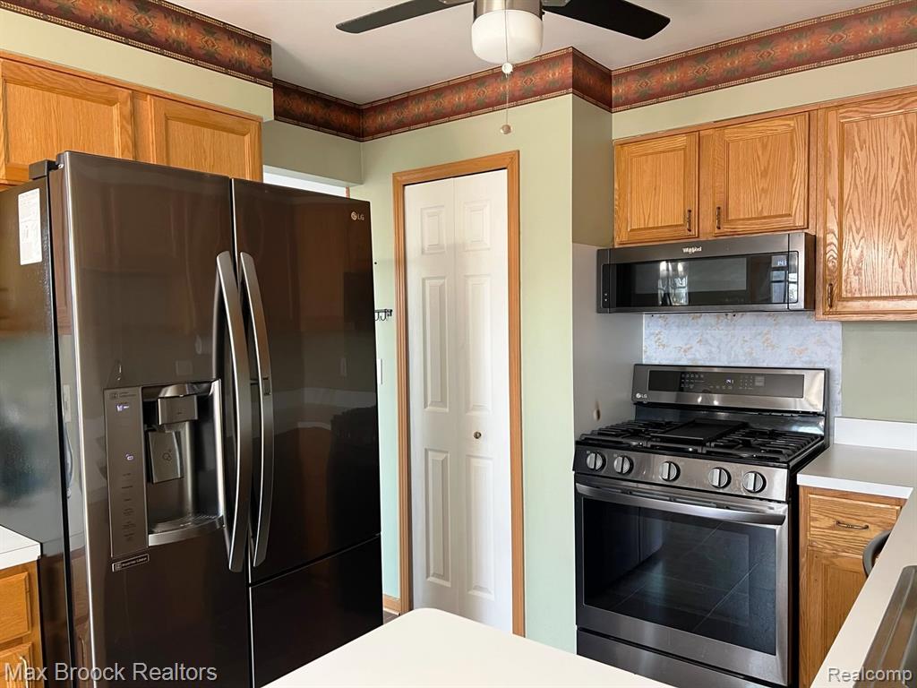 4062 Heatherwood Court, Warren, MI 48092 — Photo 10