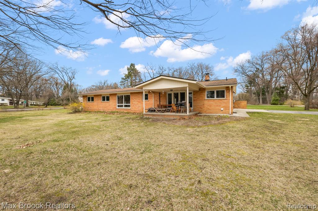 6606 VACHON Court, Bloomfield Hills, MI 48301 — Photo 24