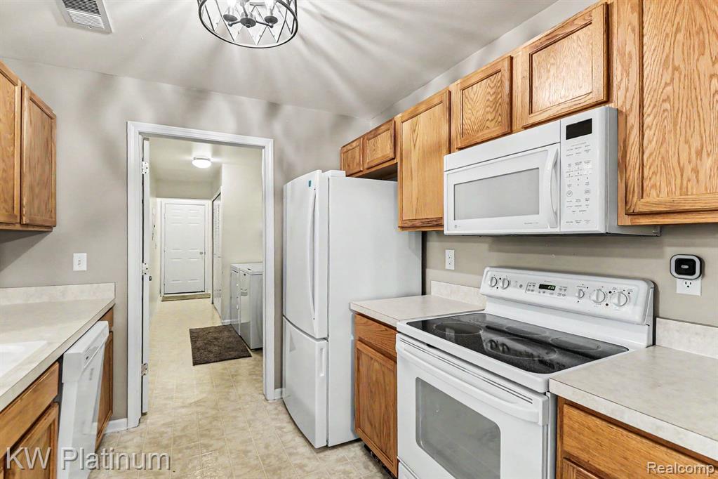 16531 Covington Drive, Clinton Twp, MI 48038 — Photo 10
