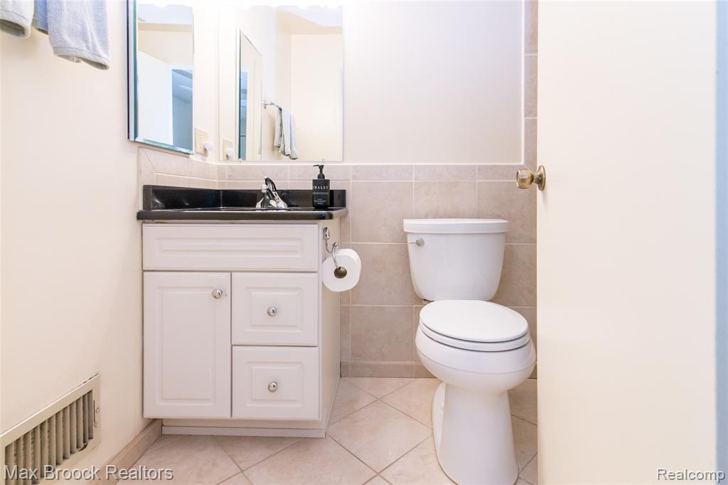 41350 Woodward Avenue, Bloomfield Hills, MI 48304 — Photo 19