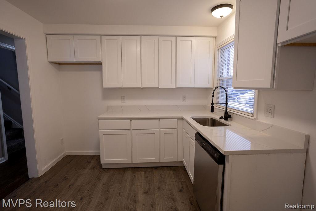 19935 Damman Street, Harper Woods, MI 48225 — Photo 4
