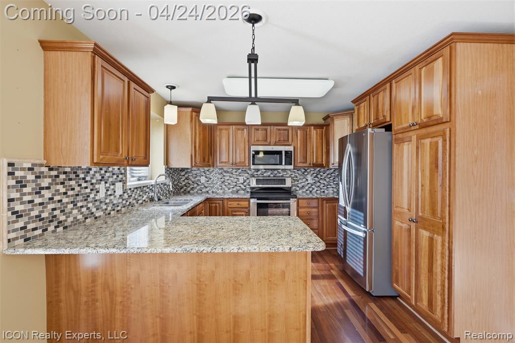 9211 Meadow Ridge Lane, Grand Blanc, MI 48439 — Photo 9