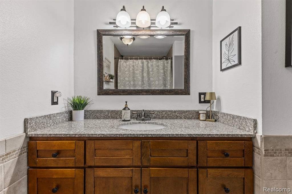 13886 Watersway Drive, Gibraltar, MI — Photo 12