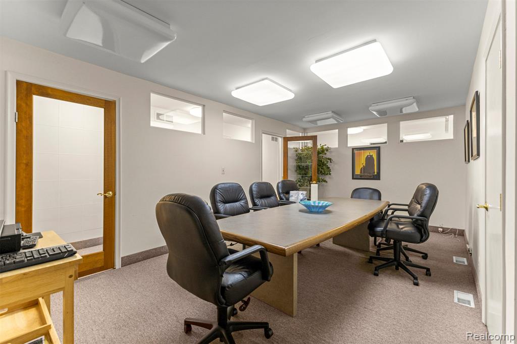 30401 Utica Road, Roseville, MI 48066 — Photo 33