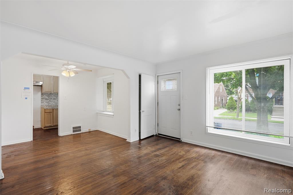 18937 Algonac Street - Photo 4