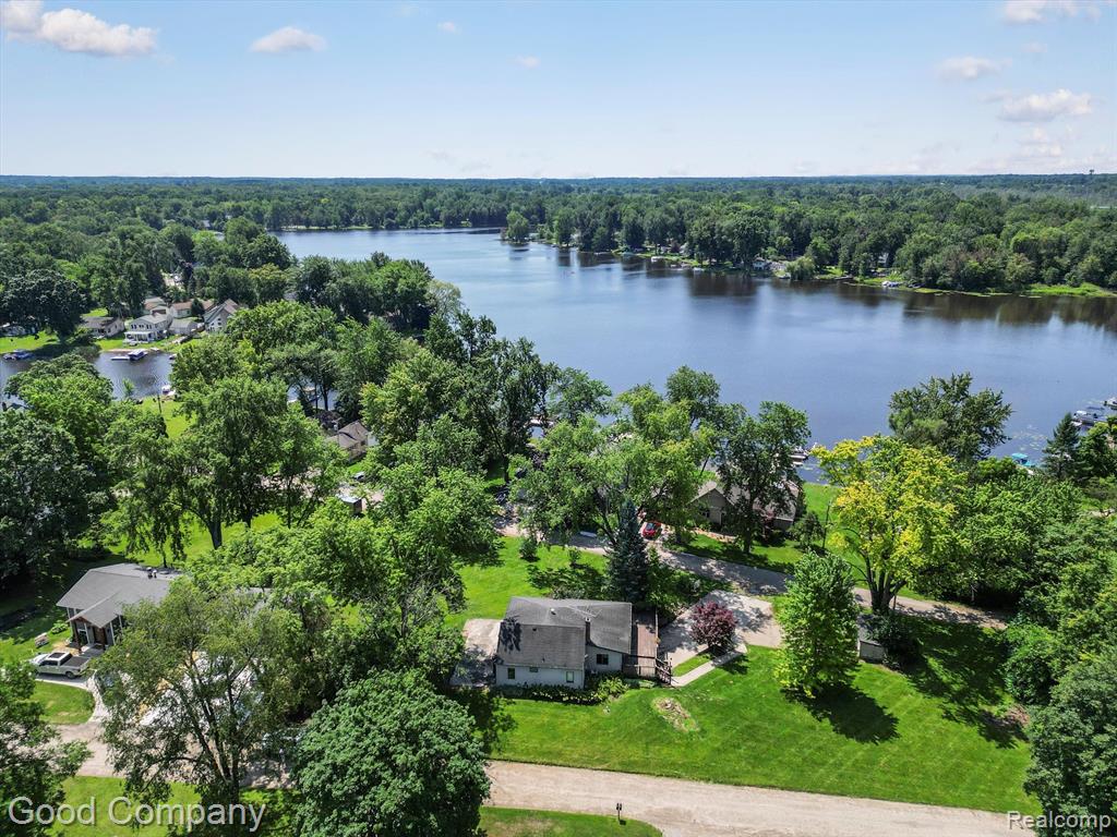 210 SCHRUM Drive, Whitmore Lake, MI 48189 — Photo 3