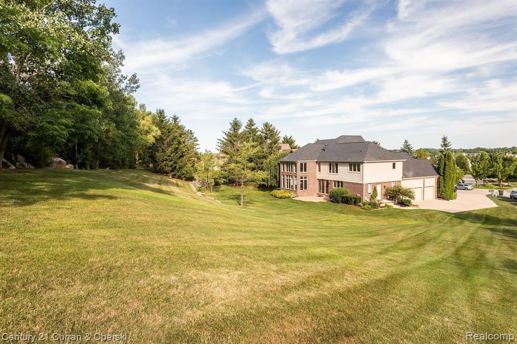 18585 STEEP HOLLOW Court, Northville, MI 48168 — Photo 52