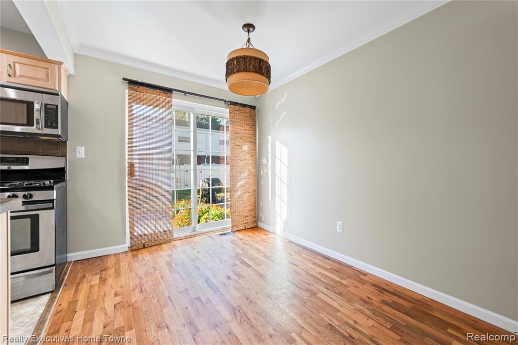 45709 Kensington, Utica, MI 48317 — Photo 9