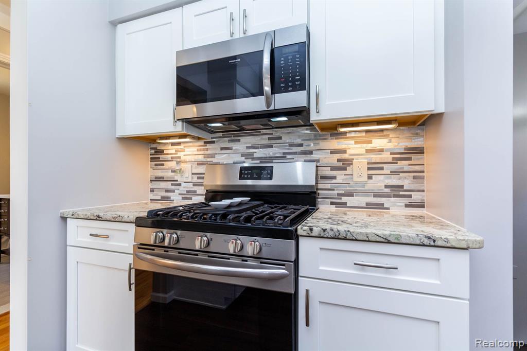 9648 STERLING Avenue, Allen Park, MI 48101 — Photo 14