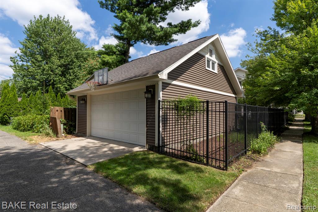 824 Forest Avenue, Plymouth, MI 48170 — Photo 9