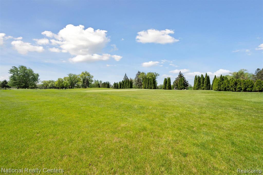 5639 HEATHLAND Circle, Clarkston, MI — Photo 33