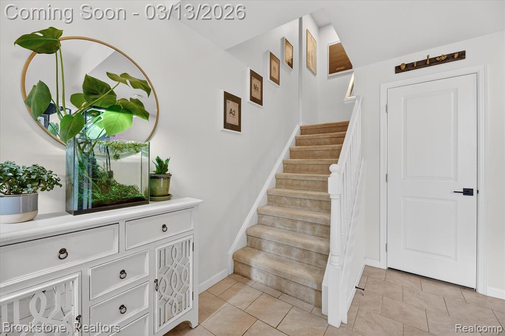 2721 S Spurway Drive, Ann Arbor, MI 48105 — Photo 7