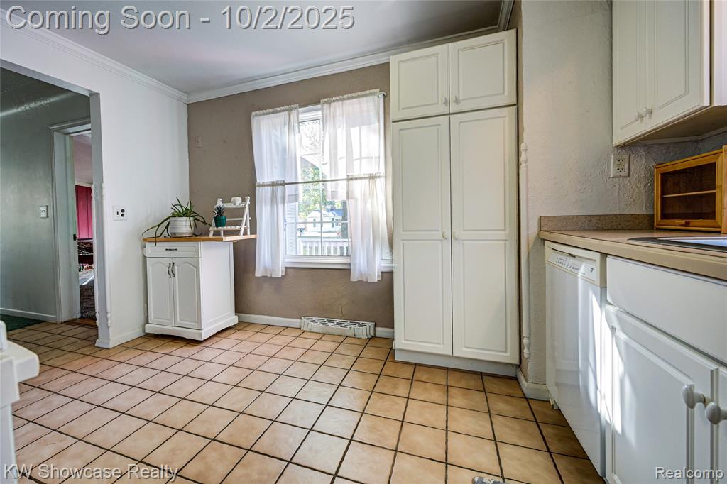 5596 Eldridge Drive, Waterford, MI 48327 — Photo 22