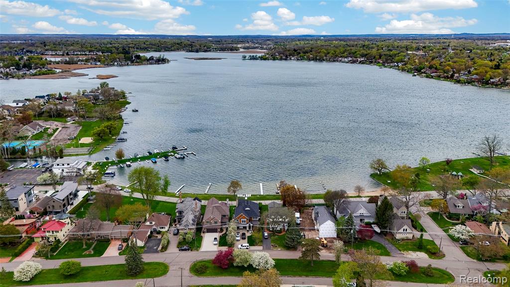 1430 Benvenue Street, Sylvan Lake, MI 48320 — Photo 52