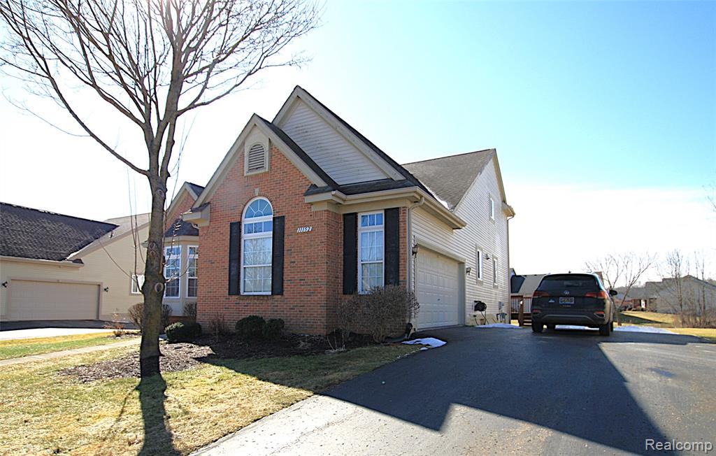 11152 Woodfield Parkway, Grand Blanc, MI 48439 — Photo 3