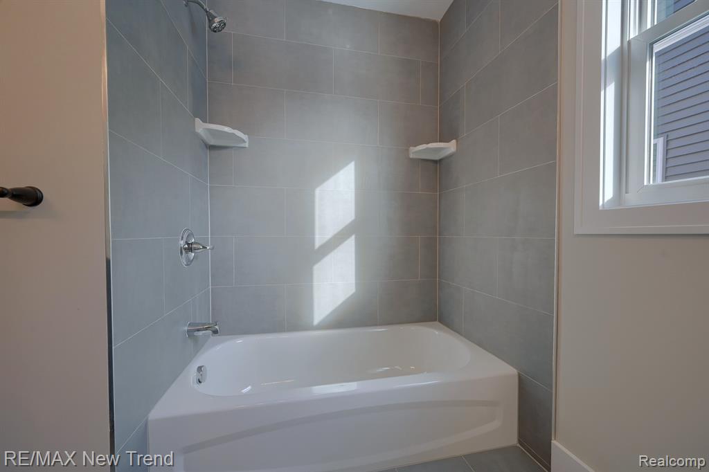 213 MOUNTAIN VIEW LANE, Milford, MI 48381 — Photo 36