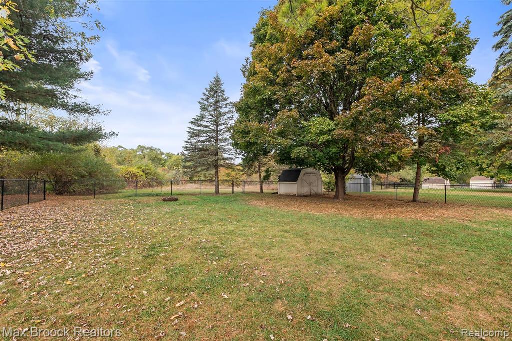 5173 Old Cove Road, Clarkston, MI — Photo 35