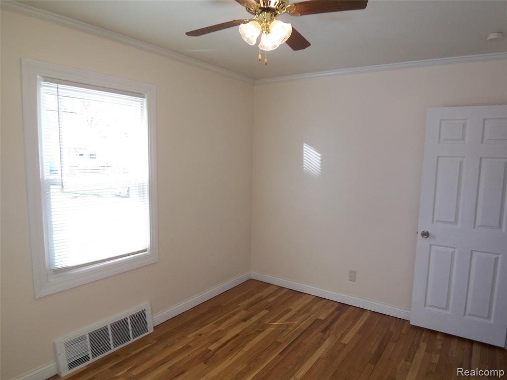 8269 Sterling, Center Line, MI 48015 — Photo 20