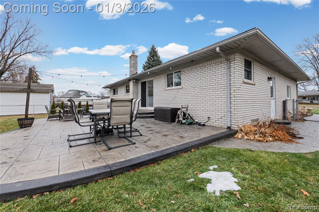 700 W Girard Avenue, Madison Heights, MI 48071 — Photo 4
