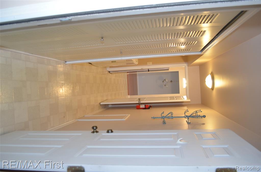 4287 Berkshire Drive, Sterling Heights, MI 48314 — Photo 11