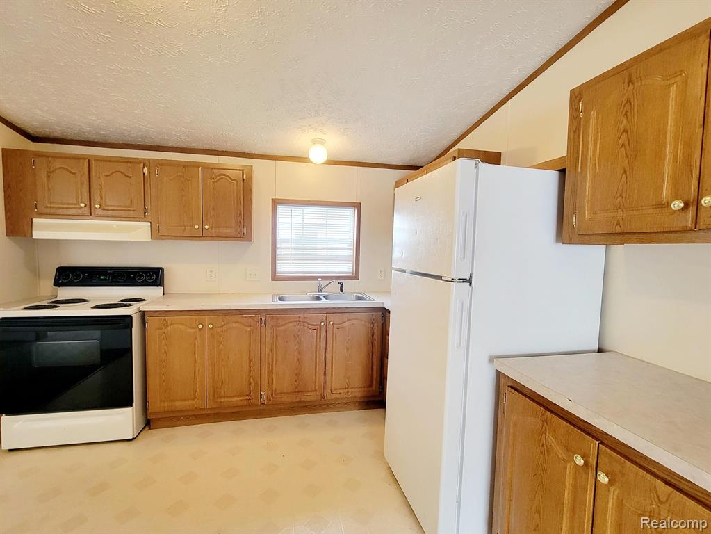 93 Woodcrest Drive, Swartz Creek, MI 48473 — Photo 3