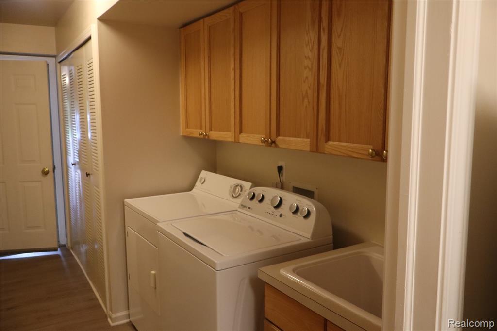 4580 BERKSHIRE Drive, Sterling Heights, MI 48314 — Photo 18