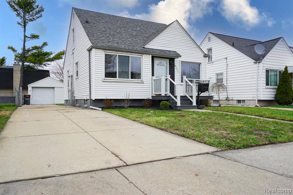8221 Coolidge, Center Line, MI 48015 — front exterior