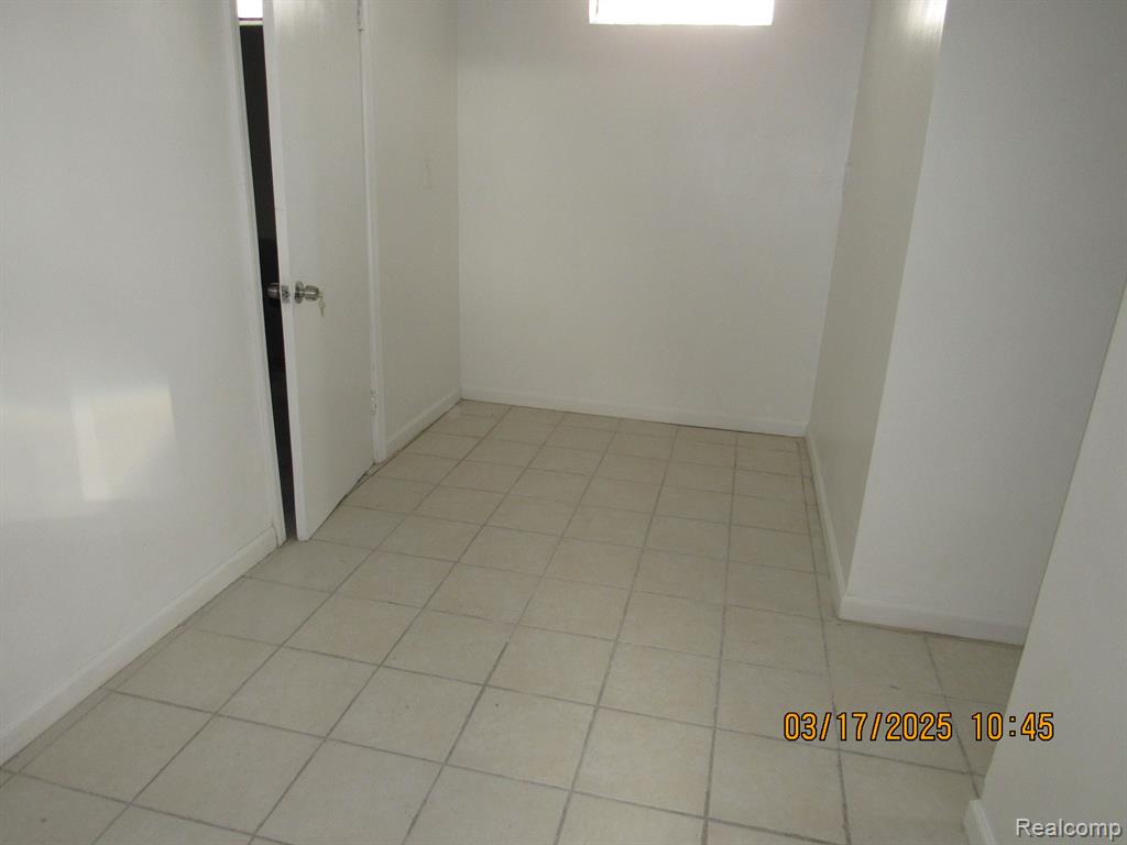 548 EMERSON Avenue, Pontiac, MI 48342 — Photo 11