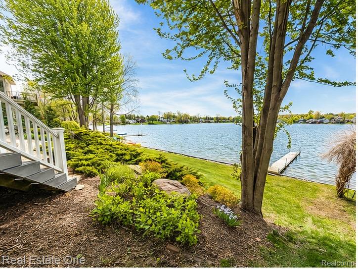 16048 Pine Bluff Court, Fenton, MI 48430 — Photo 32