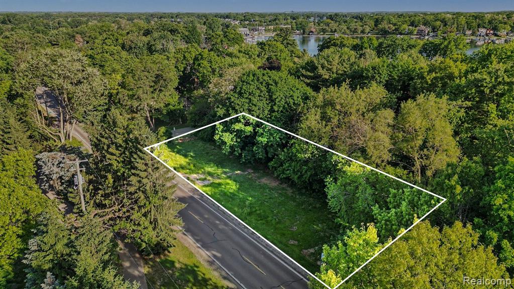 2491 Hoover Avenue, West Bloomfield, MI 48324 — Photo 8