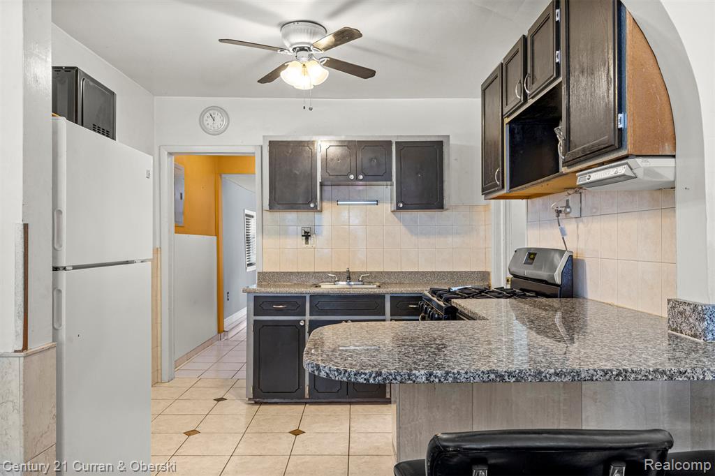 5671 Syracuse Street, Dearborn Heights, MI 48125 — Photo 8