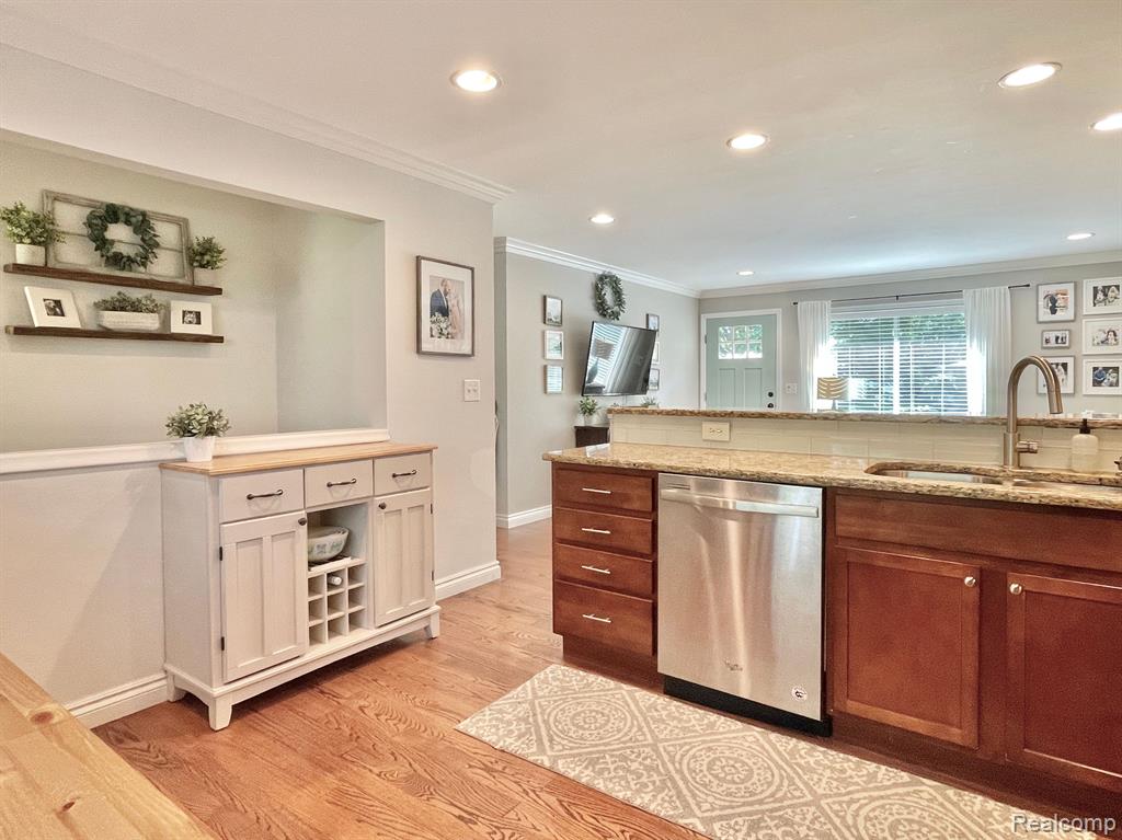 4654 Chapel Drive, Troy, MI 48085 — Photo 8