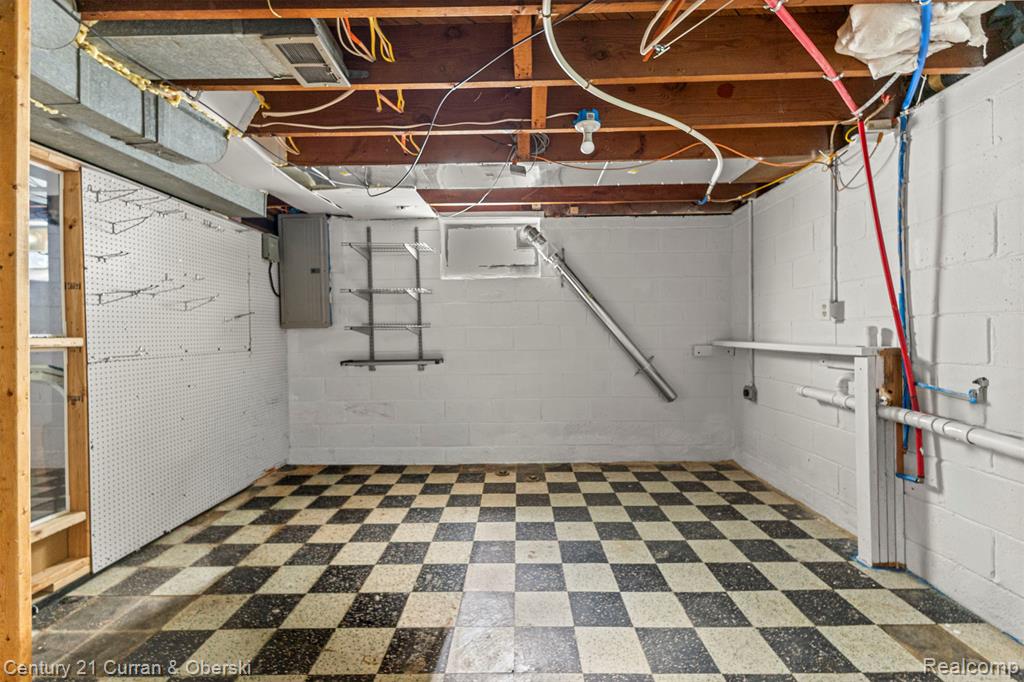 9976 Pierson Street, Detroit, MI 48228 — Photo 32
