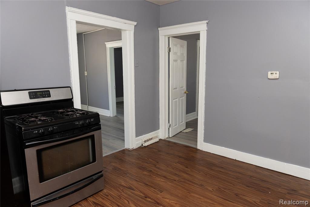 2441 Holbrook Street, Hamtramck, MI 48212 — Photo 4