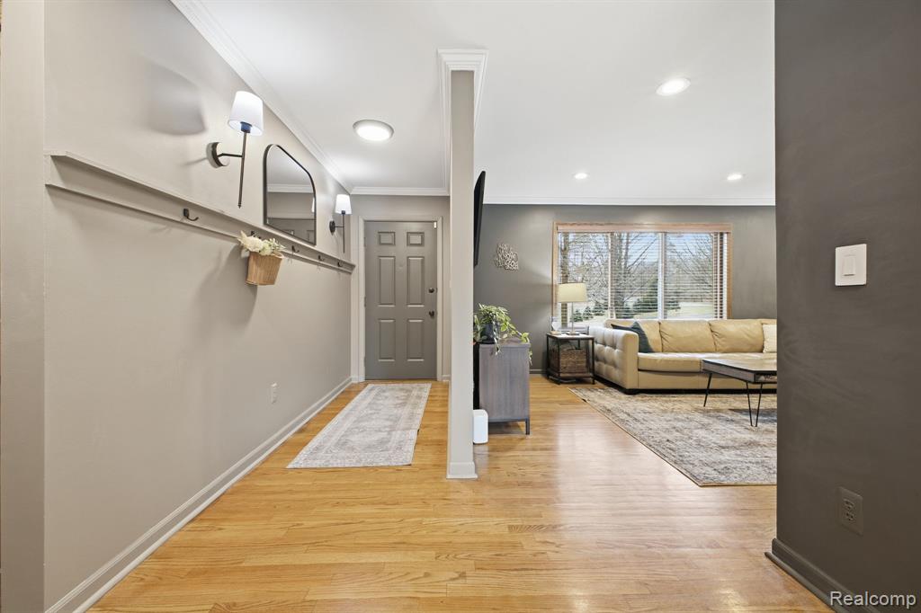 9115 Pine Hill Trail, Fenton, MI 48430 — Photo 10