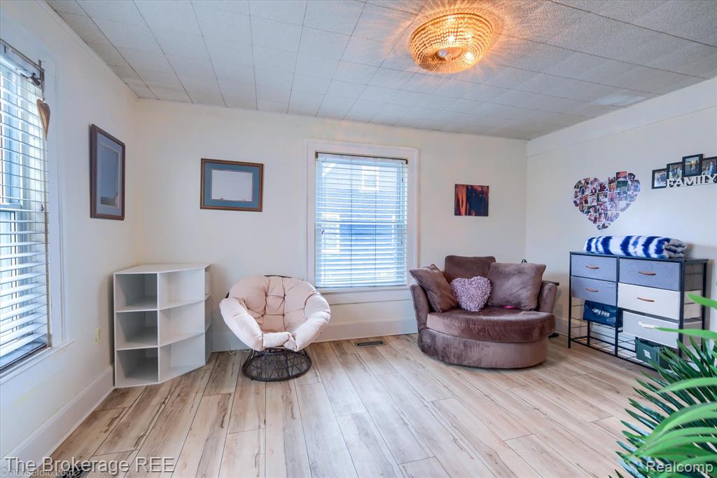 203 Sawyer Street, Grand Blanc, MI 48439 — Photo 6