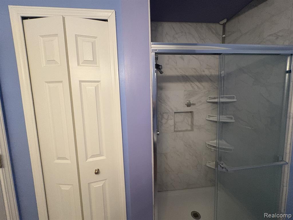14033 Watersway Drive, Gibraltar, MI — Photo 19