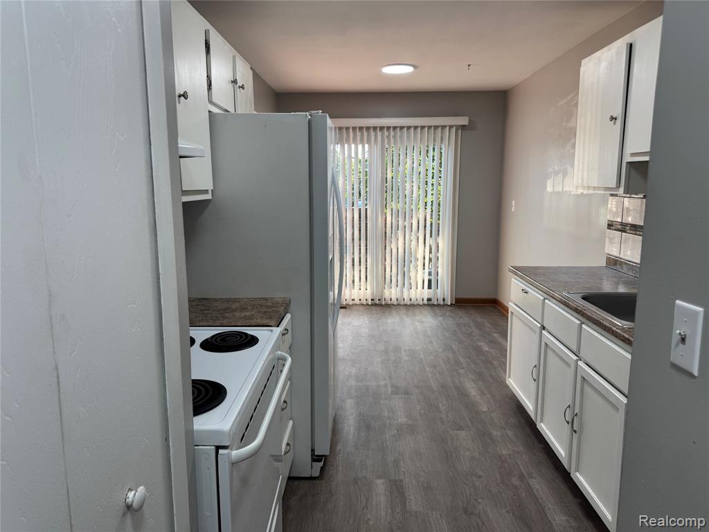 41029 SOUTHWIND Drive, Canton, MI 48188 — Photo 10
