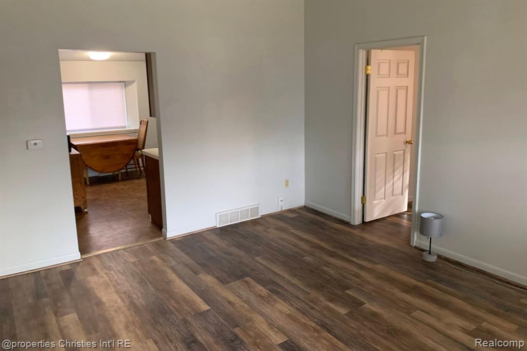 416 Lake Street, Howell, MI 48843 — Photo 18