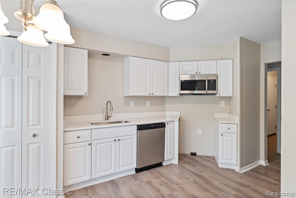 995 Wildwood Lane, Canton, MI 48188 — Photo 8